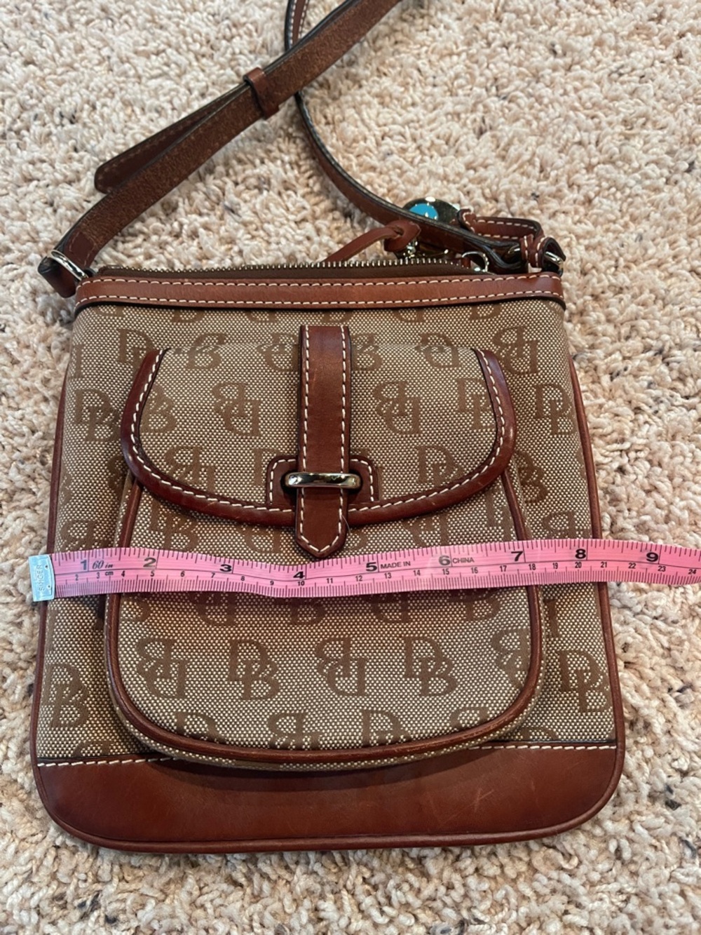 Dooney & Bourke letter bag  crossbody - Picture 8 of 8